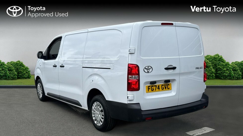 Toyota PROACE Icon White #4