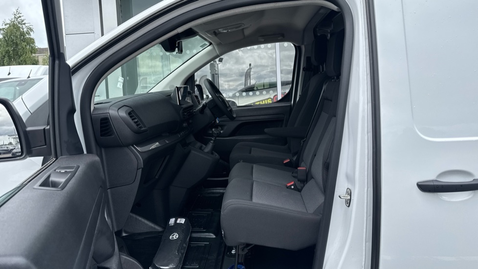 Toyota PROACE Icon White #5