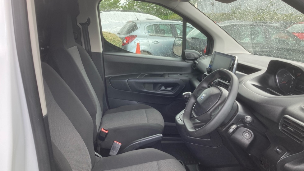 Peugeot Partner Professional Premium White #6
