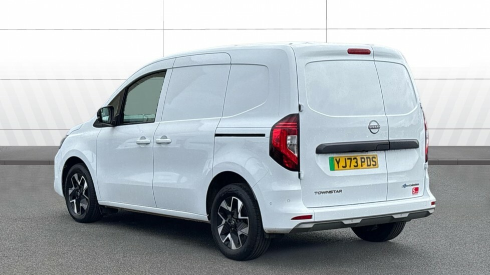 Nissan TOWNSTAR Tekna White #2
