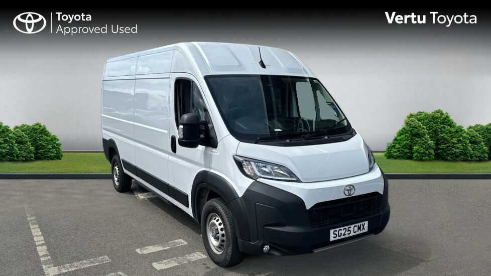 Toyota PROACE Icon White
