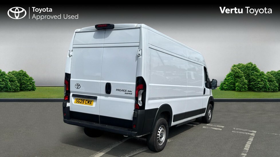 Toyota PROACE Icon White #2