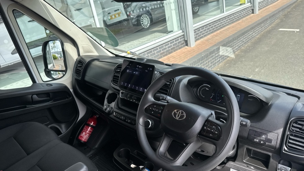 Toyota PROACE Icon White #6