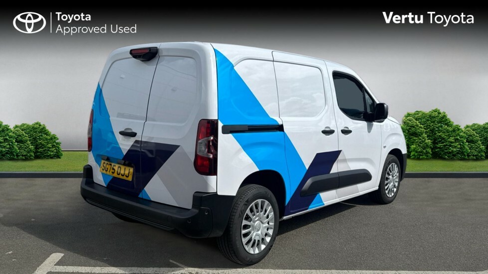 Toyota Proace City Icon White #2