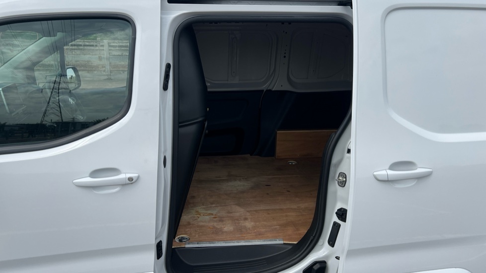 Citroen Berlingo Driver Edition SY23UED White #5