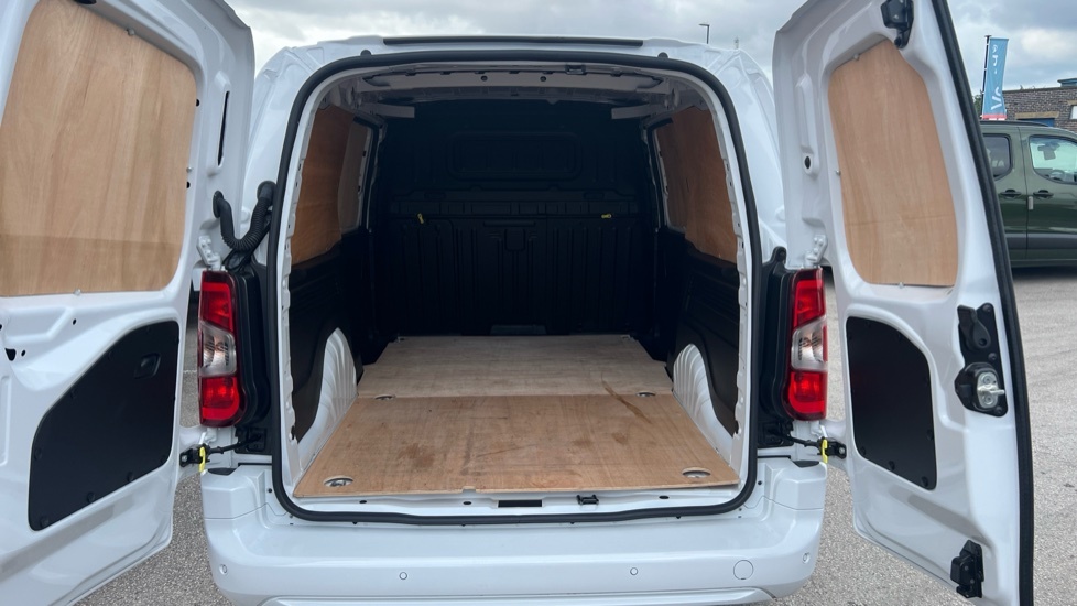 Vauxhall Combo Pro DW25TCU White #3