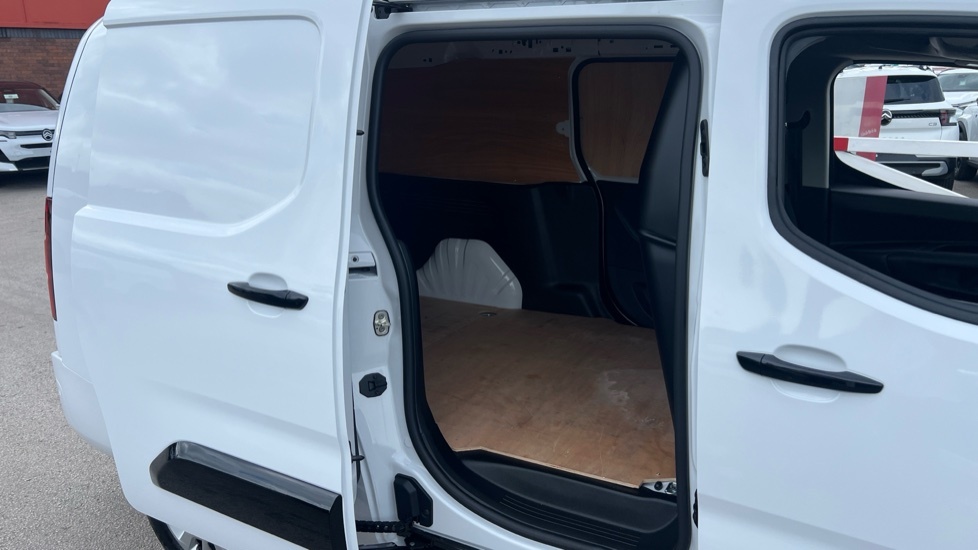 Vauxhall Combo Pro DW25TCU White #5
