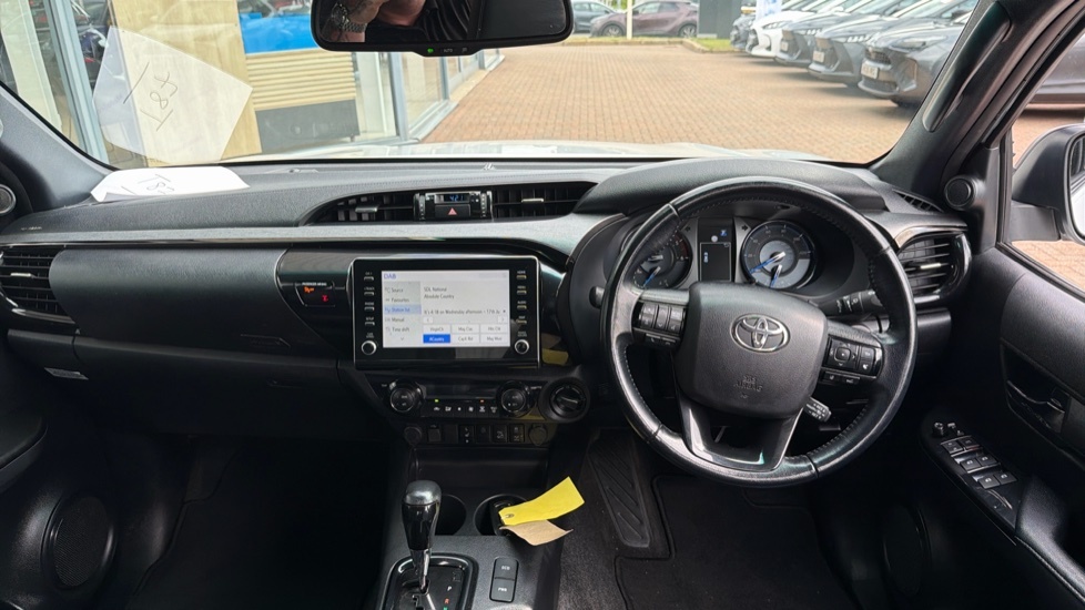 Toyota HILUX Invincible X LT23TDZ White #6