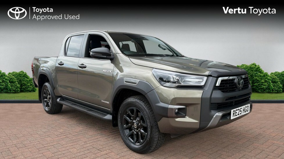 Toyota HILUX Invincible X Brown