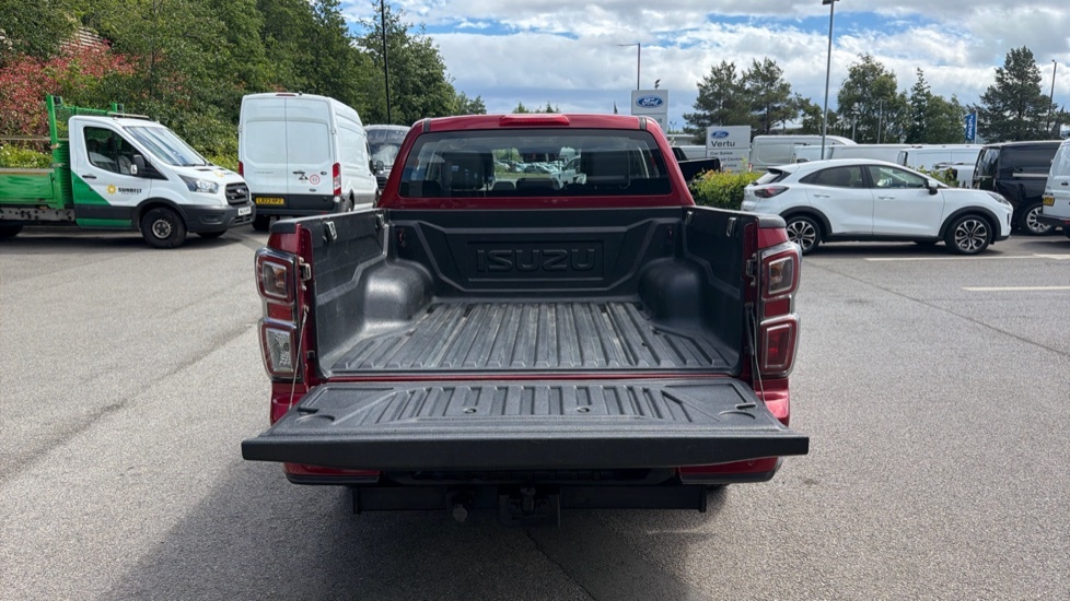 Isuzu D-Max Pickup Red #3