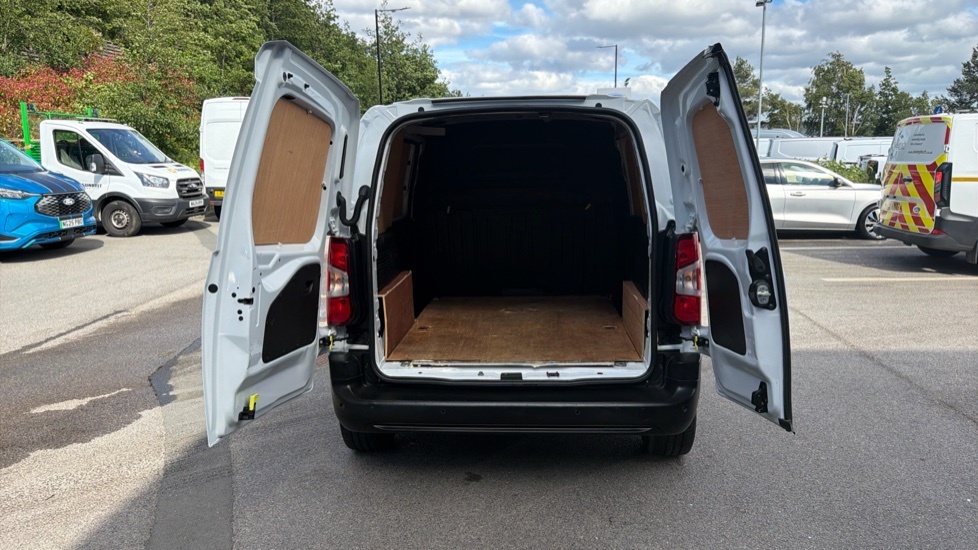 Peugeot Partner Professional Premium White #3
