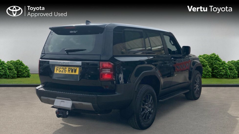 Toyota Land Cruiser Commercial Black #2
