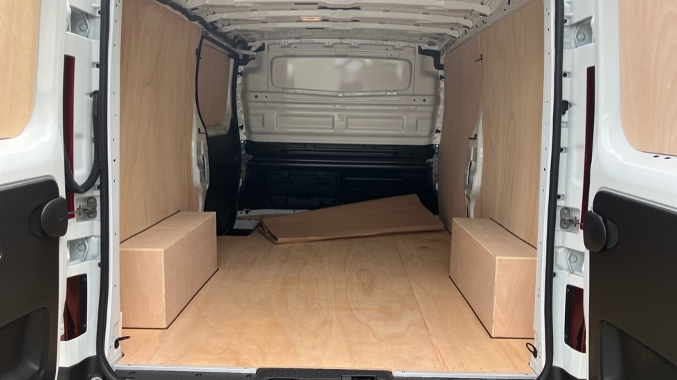 Renault Trafic Advance White #4