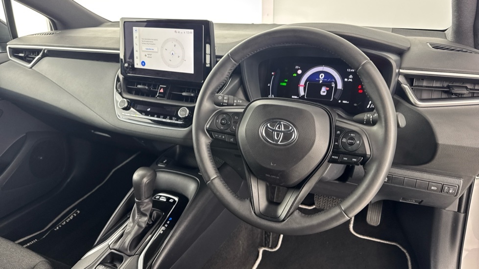 Toyota Corolla Commercial White #6