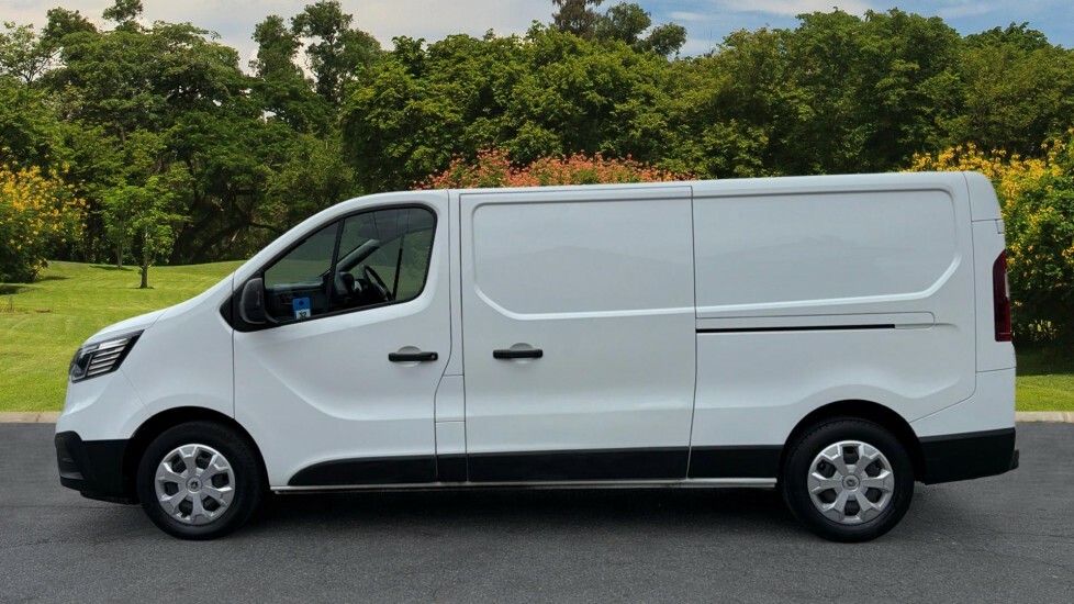 Renault Trafic Business White #5