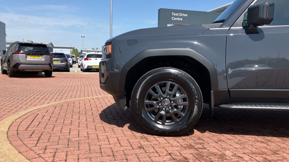Toyota Land Cruiser 2.8D Invincible 4Wd E Grey #24