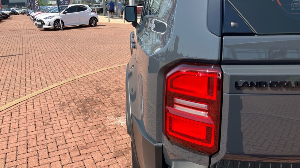 Toyota Land Cruiser 2.8D Invincible 4Wd E Grey #35