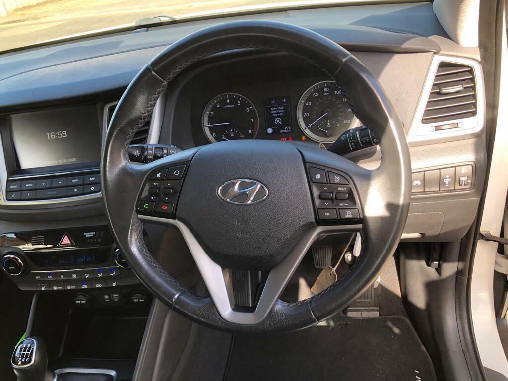 Hyundai Tucson S Grey #27