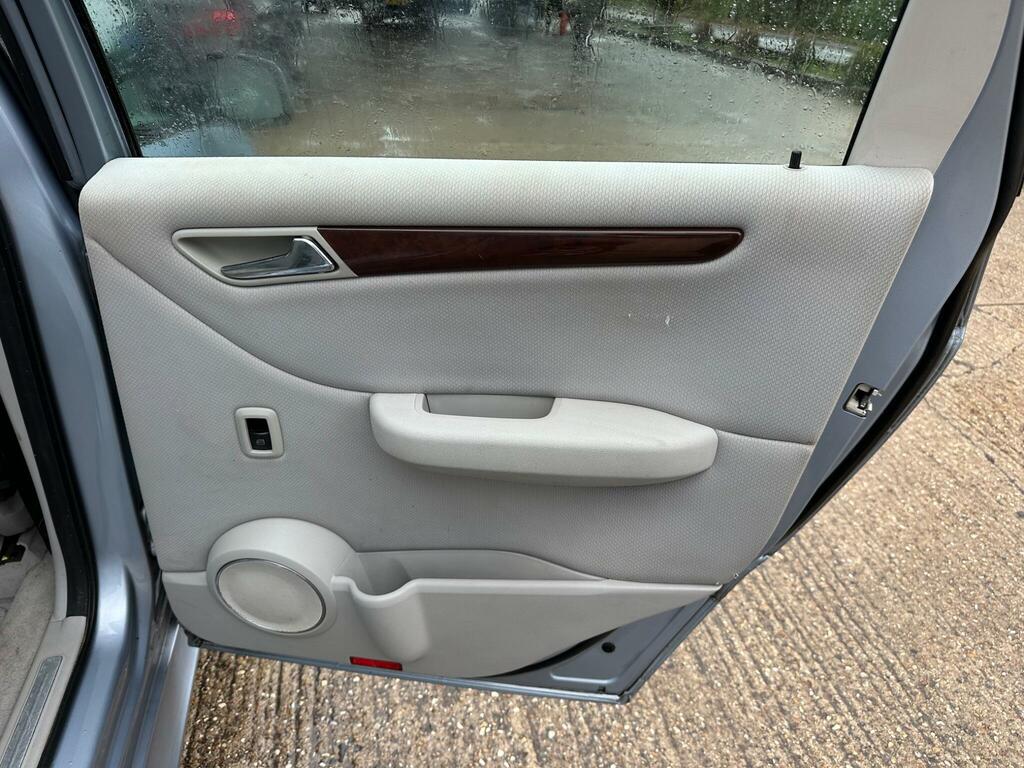 Mercedes-Benz B Class B160 Blueefficiency Se Silver #25