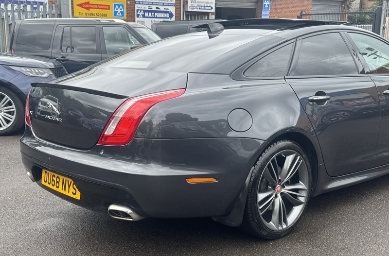 Jaguar XJ Portfolio Grey #12