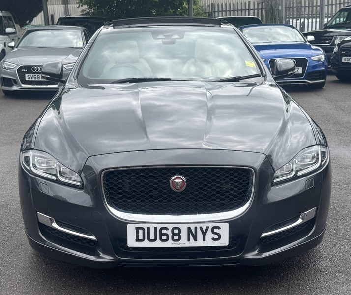 Jaguar XJ Portfolio Grey #8