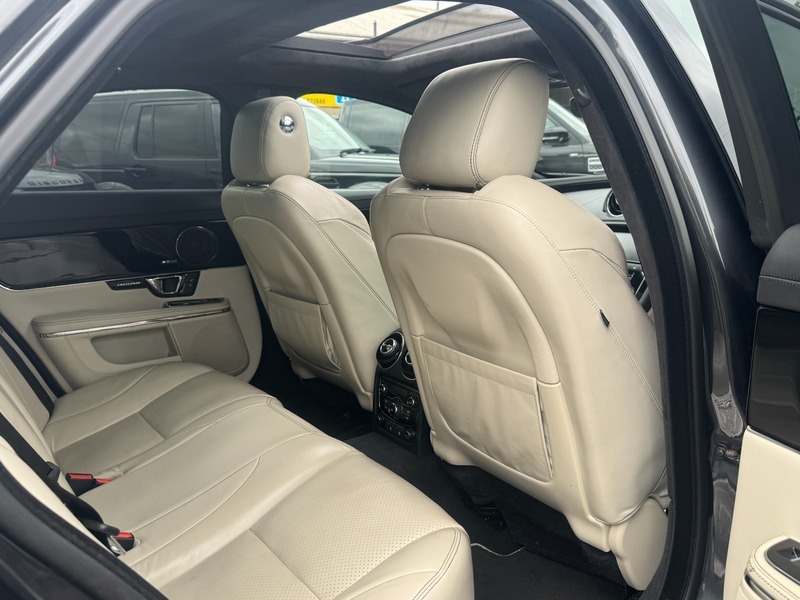 Jaguar XJ Portfolio Grey #64
