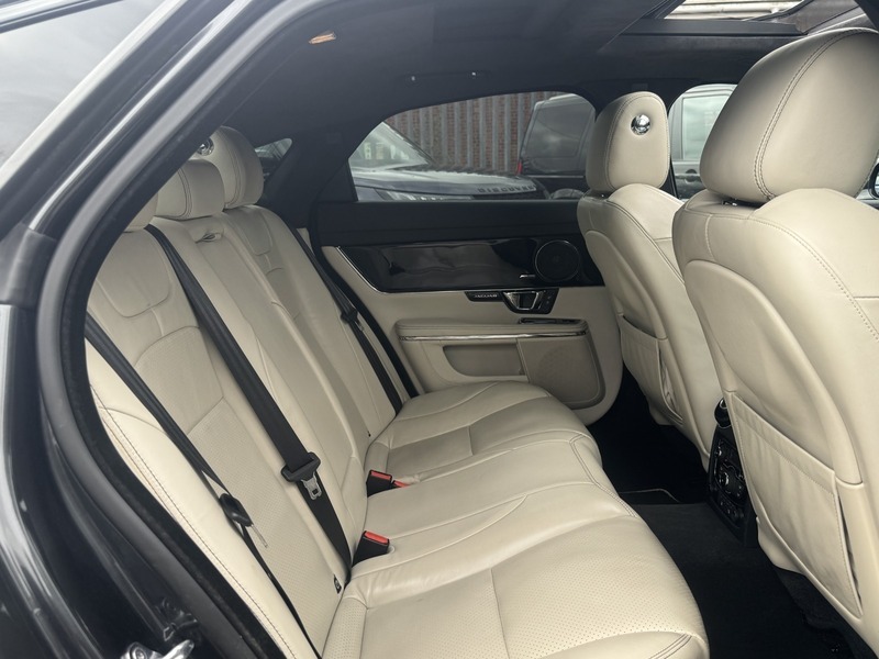 Jaguar XJ Portfolio Grey #66