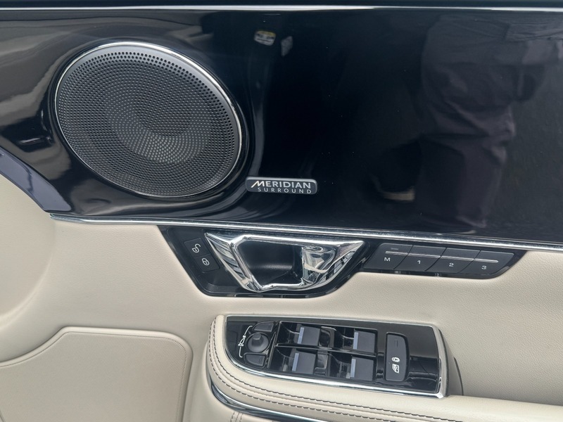 Jaguar XJ Portfolio Grey #55