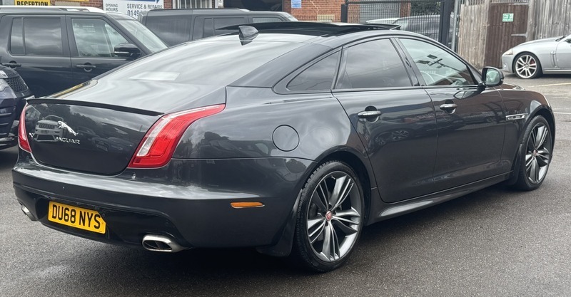 Jaguar XJ 3.0D V6 R-sport Saloon Grey #5