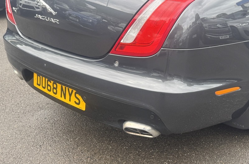Jaguar XJ Portfolio Grey #15