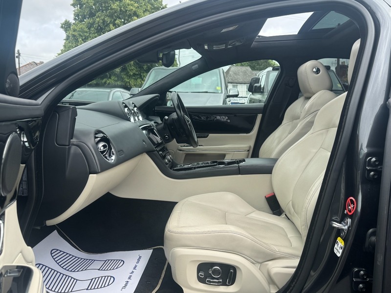 Jaguar XJ Portfolio Grey #26