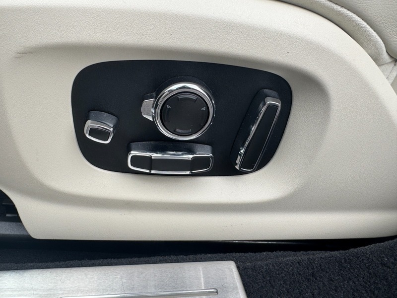 Jaguar XJ Portfolio Grey #61