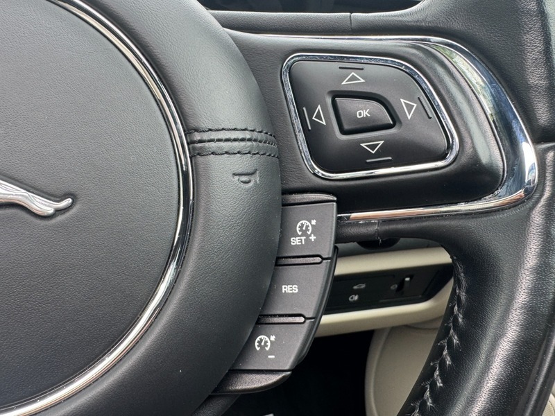 Jaguar XJ Portfolio Grey #47