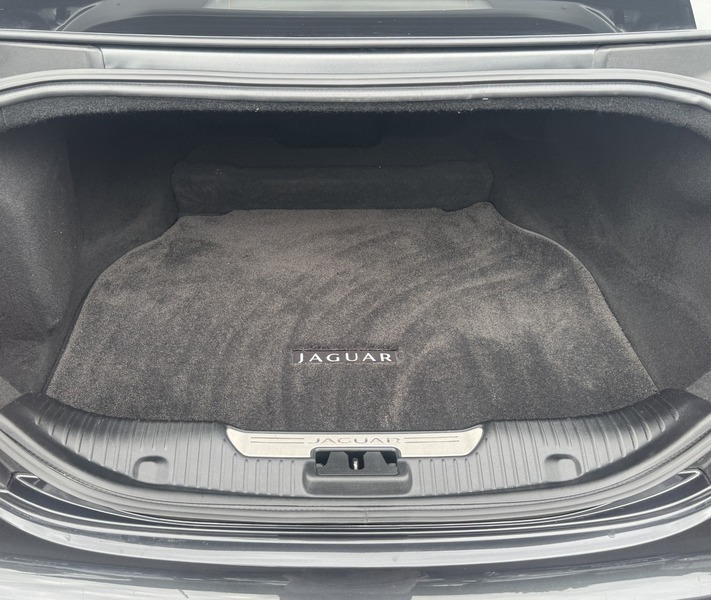 Jaguar XJ Portfolio Grey #68