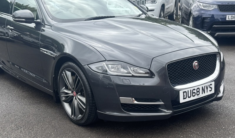 Jaguar XJ Portfolio Grey #9
