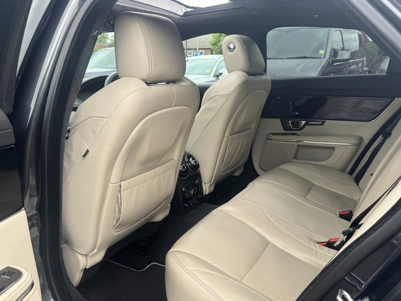 Jaguar XJ Portfolio Grey #65