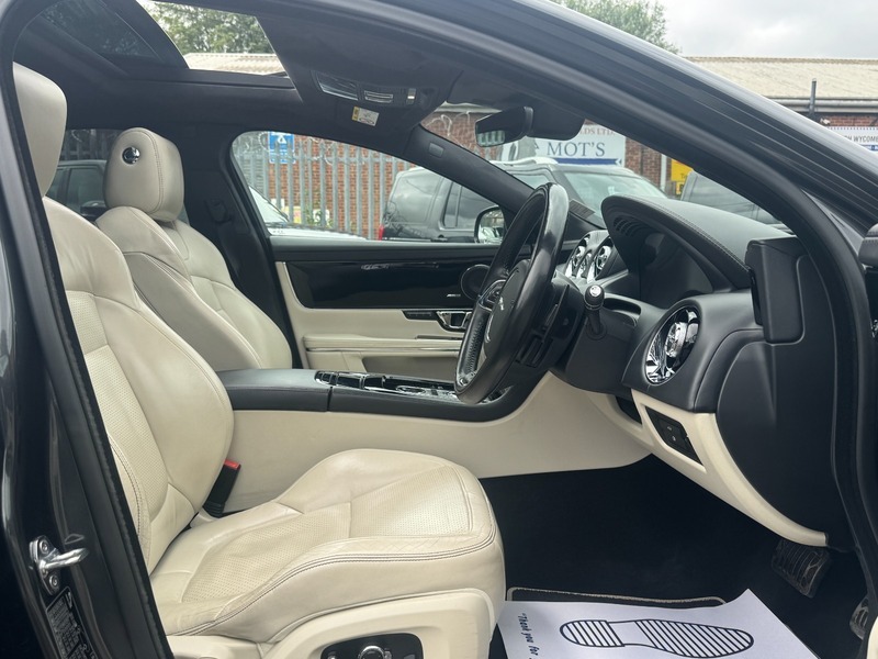 Jaguar XJ Portfolio Grey #29