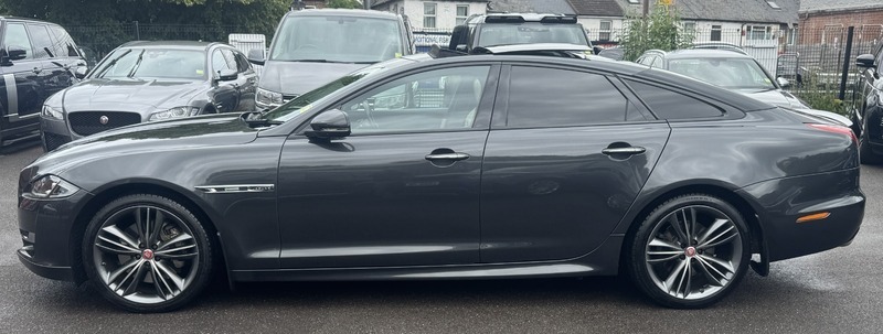 Jaguar XJ 3.0D V6 R-sport Saloon Grey #2