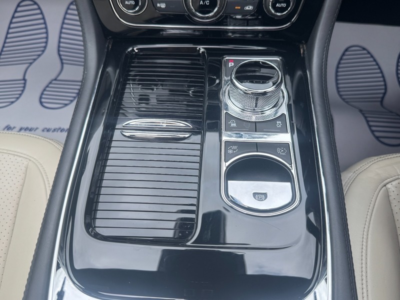 Jaguar XJ Portfolio Grey #36