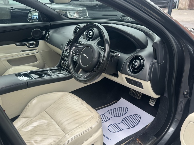 Jaguar XJ Portfolio Grey #28