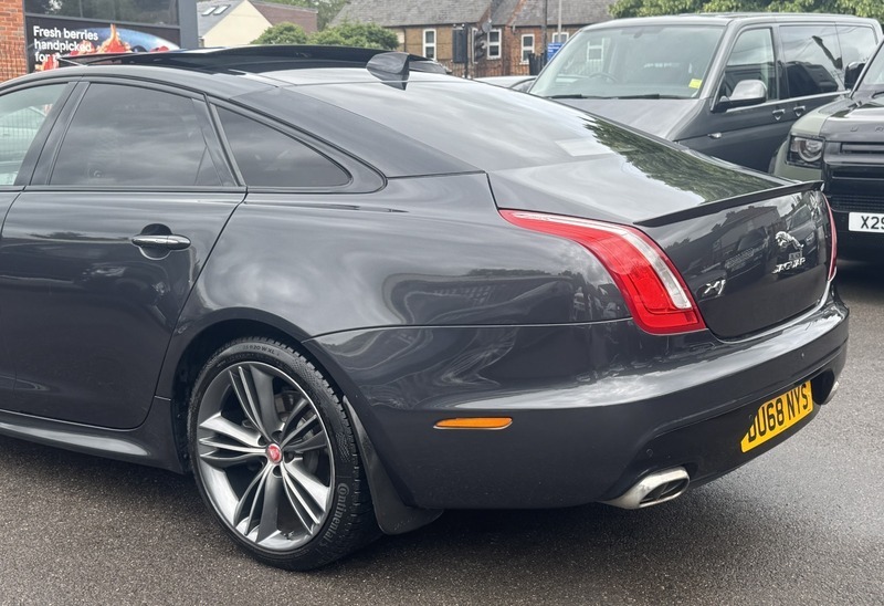 Jaguar XJ Portfolio Grey #11