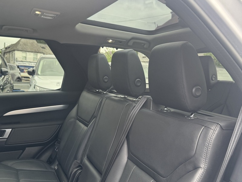 Land Rover Discovery 3.0 Sd6 Landmark 302 Bhp Black #60