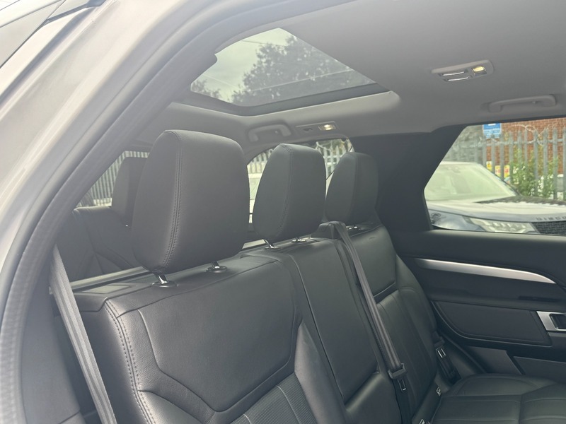 Land Rover Discovery 3.0 Sd6 Landmark 302 Bhp Black #59