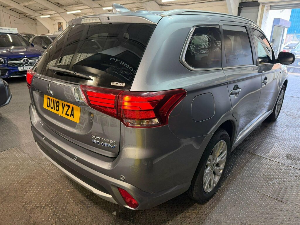Mitsubishi Outlander 2.0H 12Kwh 4Hs Cvt 4Wd Euro 6 Ss DU18YZA Grey #4