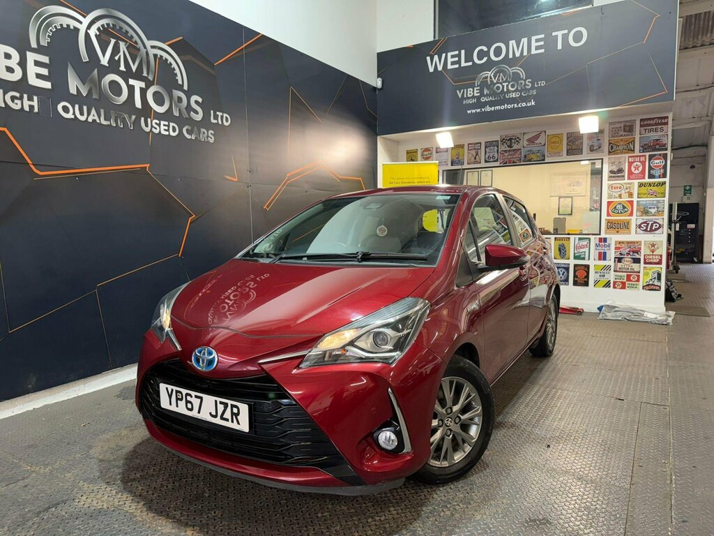 Toyota Yaris 1.5 Vvt-h Icon Tech E-cvt Euro 6 Ss Red