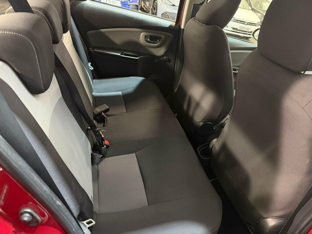 Toyota Yaris 1.5 Vvt-h Icon Tech E-cvt Euro 6 Ss YP67JZR Red #6