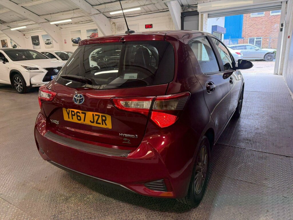 Toyota Yaris 1.5 Vvt-h Icon Tech E-cvt Euro 6 Ss YP67JZR Red #4