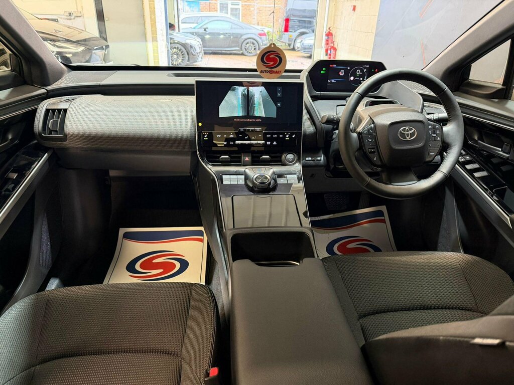 Toyota bZ4X 71.4Kwh Motion 11Kw Obc Black #3