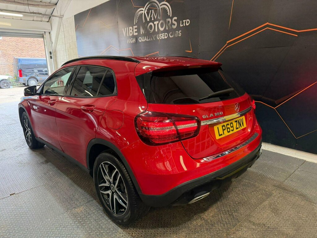 Mercedes-Benz GLA Class 1.6 Gla180 Urban Edition 7G-dct Euro 6 Ss Red #4