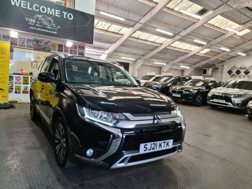 Mitsubishi Outlander 2.0 Mivec Design Cvt 4Wd Euro 6 Ss Black